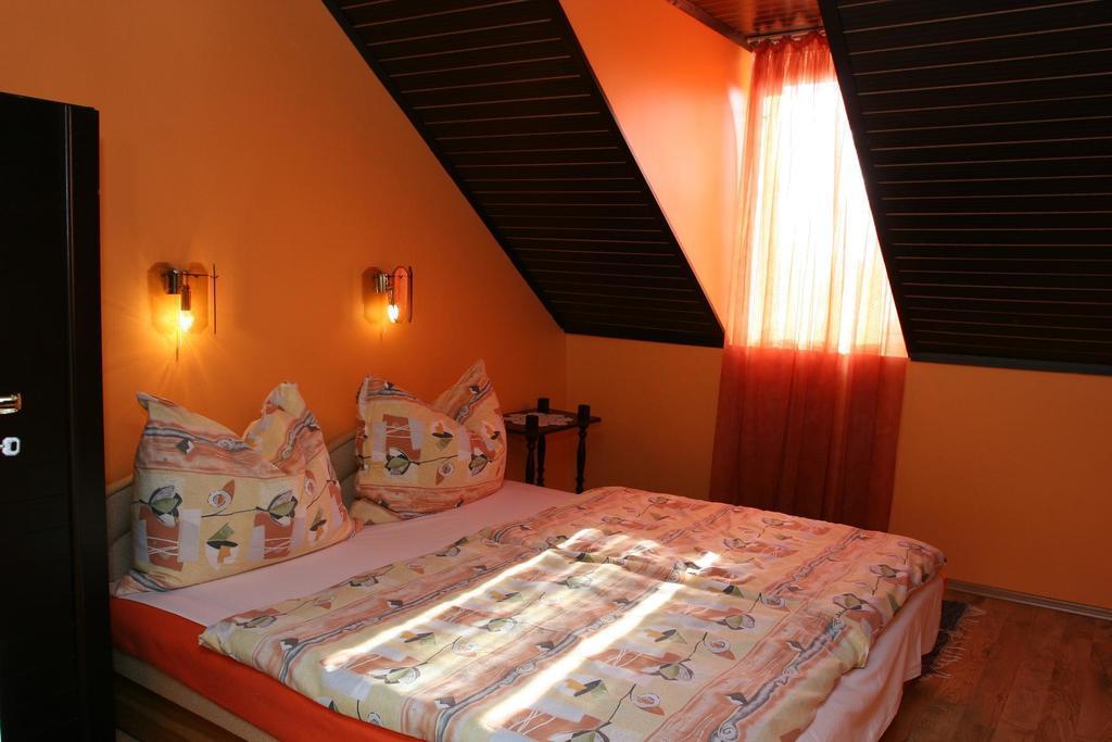 Edina Apartman Залакарос Стая снимка