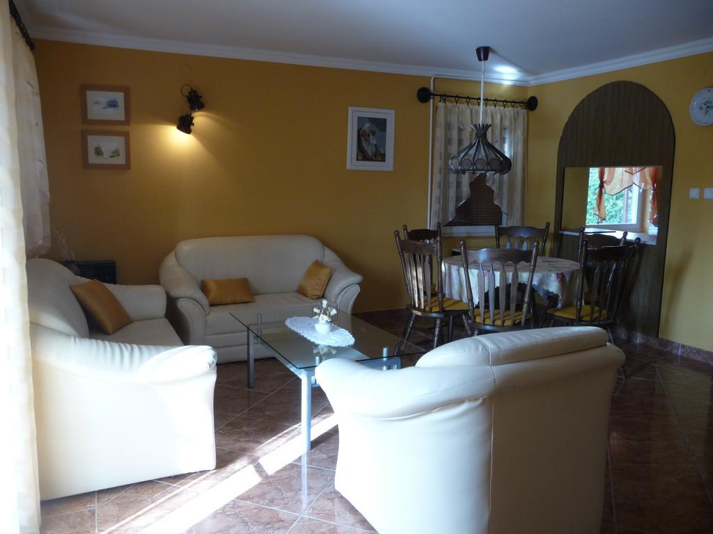 Edina Apartman Залакарос Стая снимка